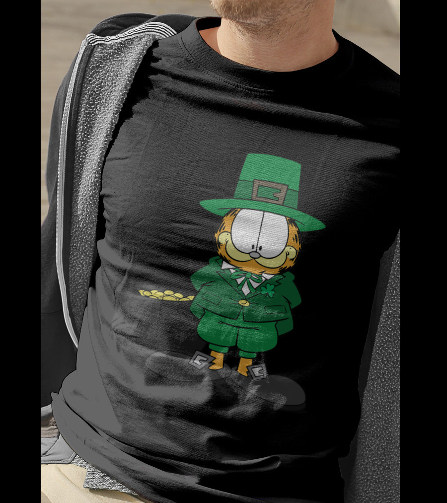 Garfield St. Patrick's Day Leprechaun With Pot Of Gold T-Shirt