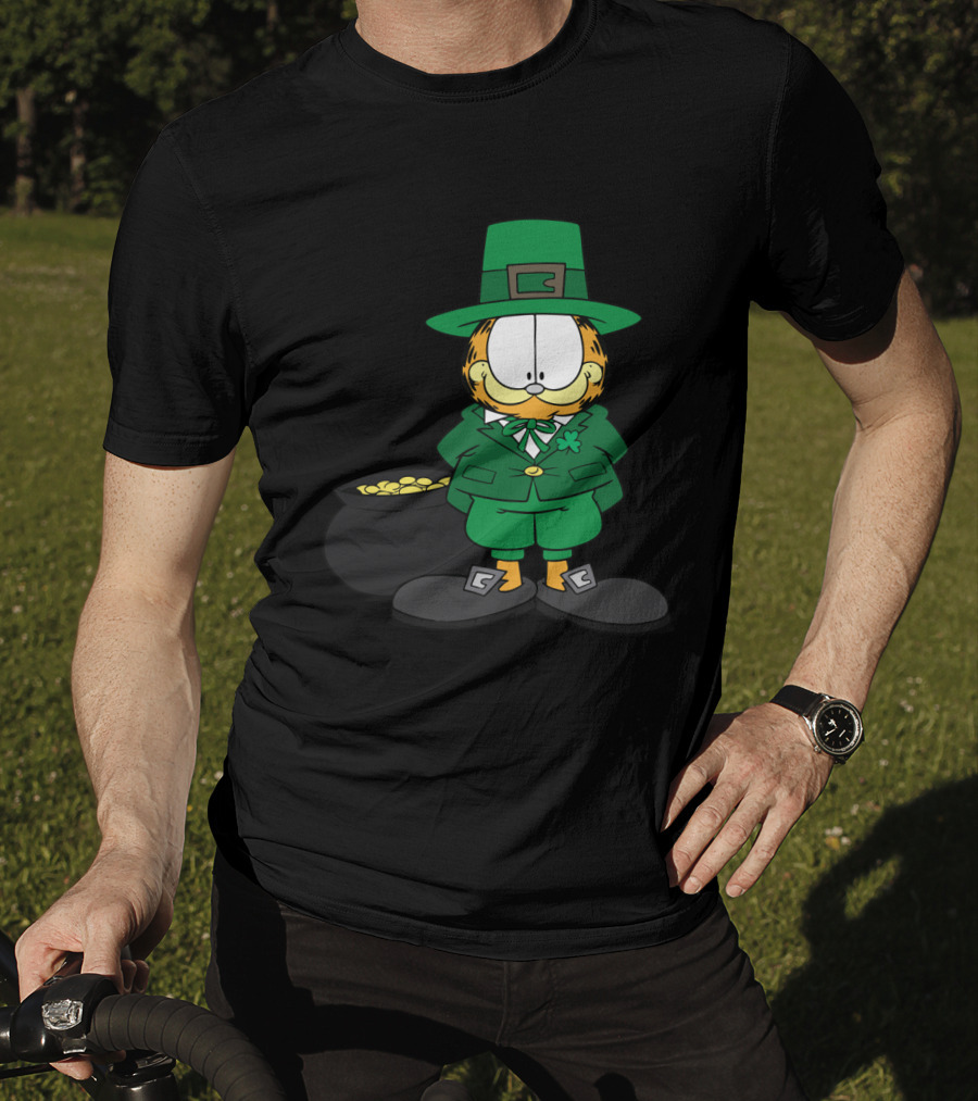 Garfield St. Patrick's Day Leprechaun With Pot Of Gold T-Shirt