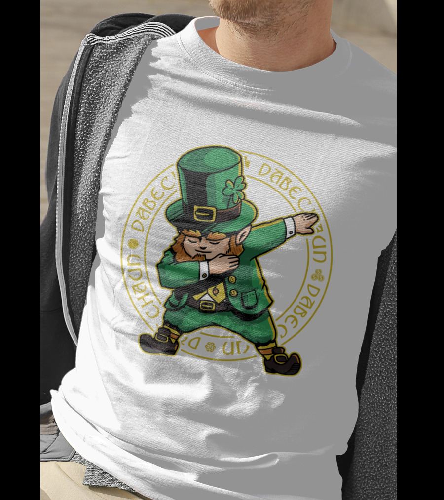 St Patrick's Day Dabbing Leprechaun With Shamrock Hat T-Shirt