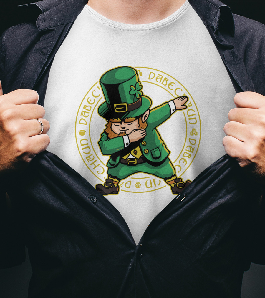 St Patrick's Day Dabbing Leprechaun With Shamrock Hat T-Shirt