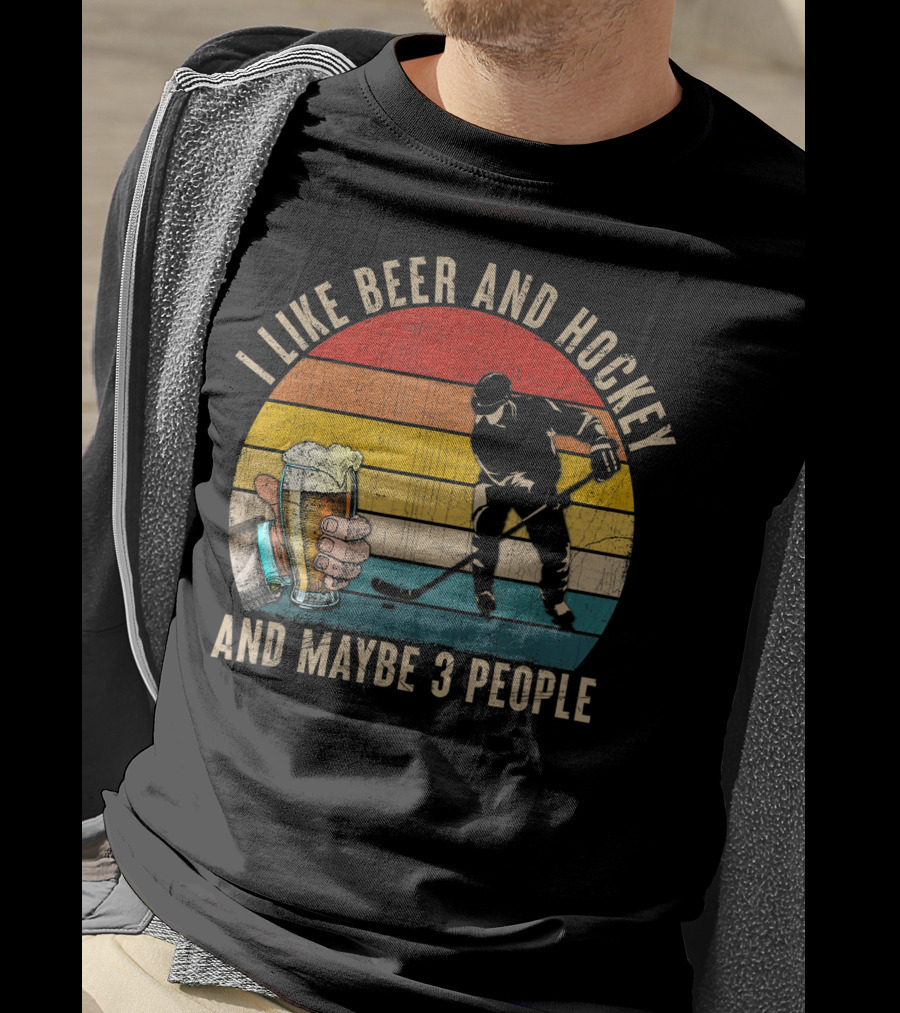 I Like Beer And Hockey And Maybe 3 People Vintage Retro T-Shirt