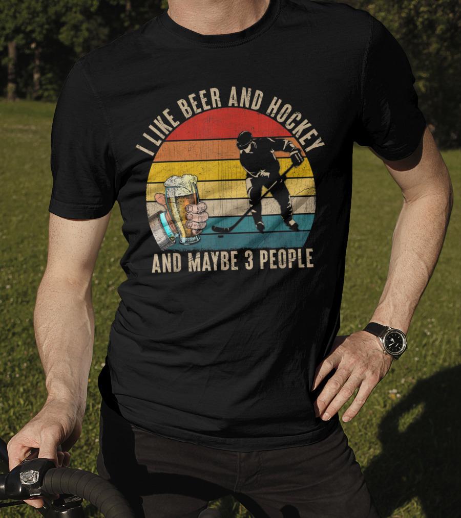 I Like Beer And Hockey And Maybe 3 People Vintage Retro T-Shirt