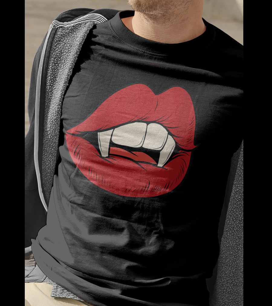 Women Vampire Kiss Halloween Rock Punk Goth Lips Fangs T-Shirt
