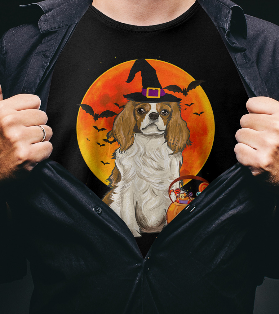 Halloween Cavalier Charles Spaniel With Pumpkin And Bats T-Shirt