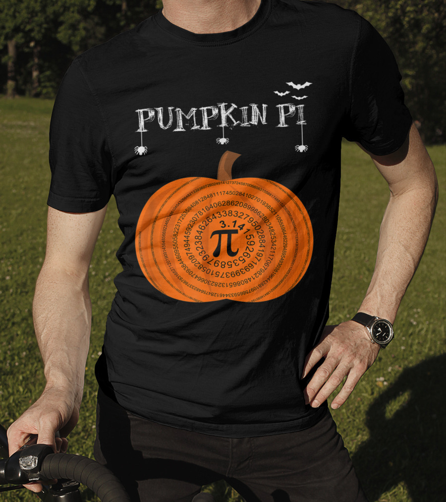 Pumpkin Pi Halloween Math Teachers Pumpkin With Pi Symbol And Bats T-Shirt
