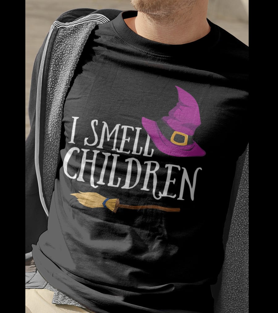 I Smell Children Halloween Witch Hat And Broom T-Shirt