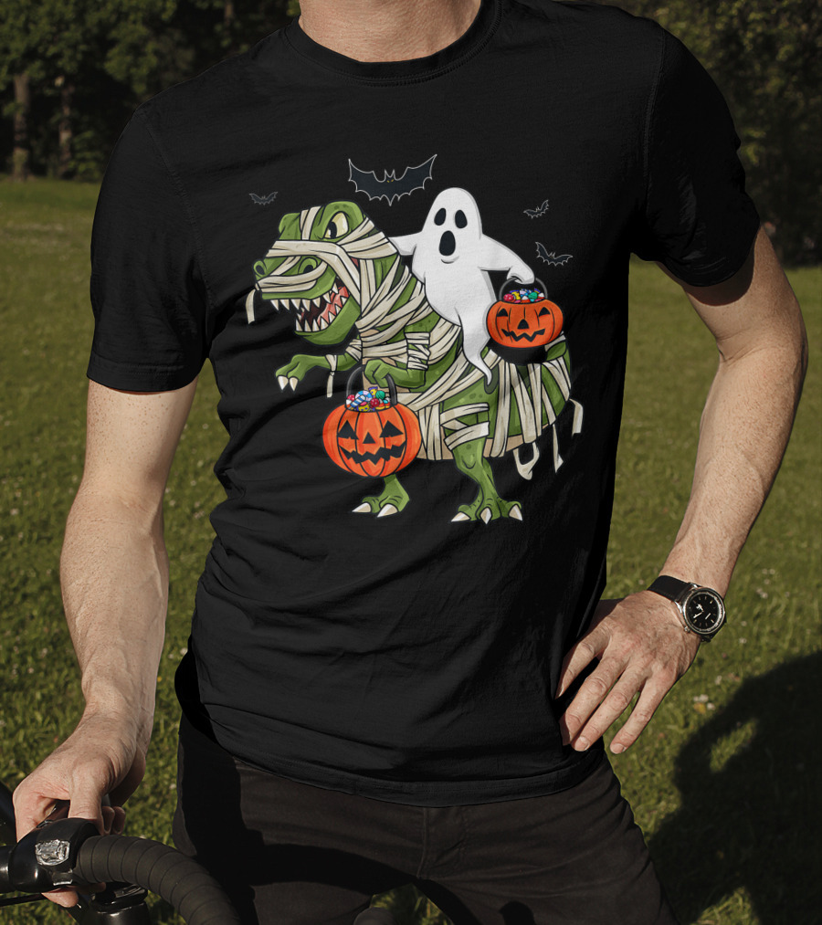 Halloween Ghost Riding Mummy Dinosaur With Pumpkins And Bats T-Shirt