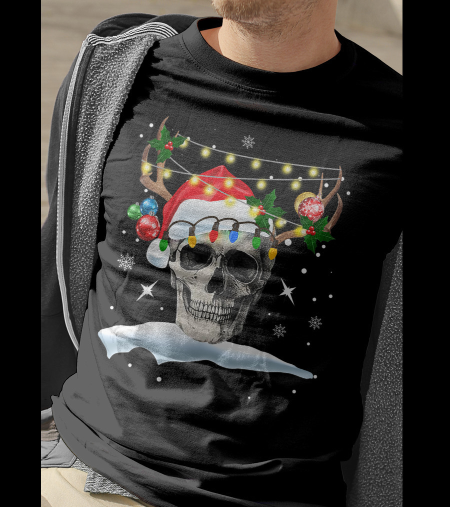 Skull Reindeer Christmas Funny Santa Hat Antlers Holiday Lights Snowflakes T-Shirt