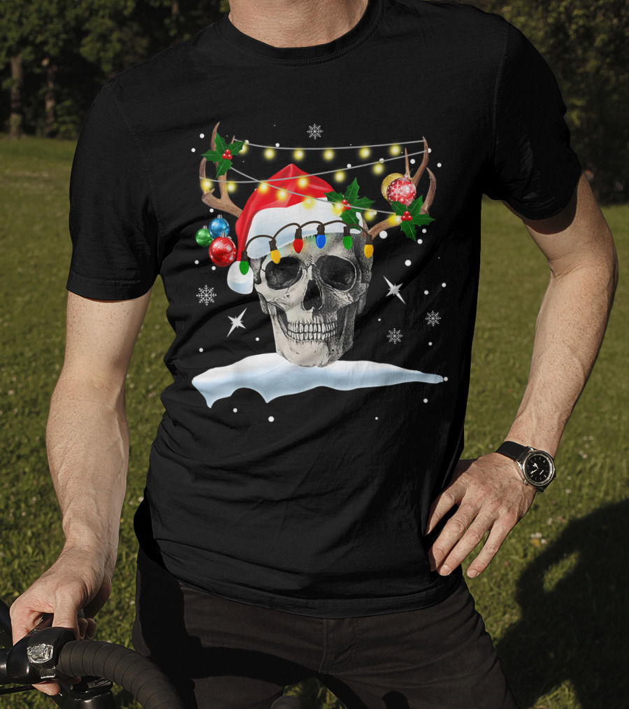 Skull Reindeer Christmas Funny Santa Hat Antlers Holiday Lights Snowflakes T-Shirt