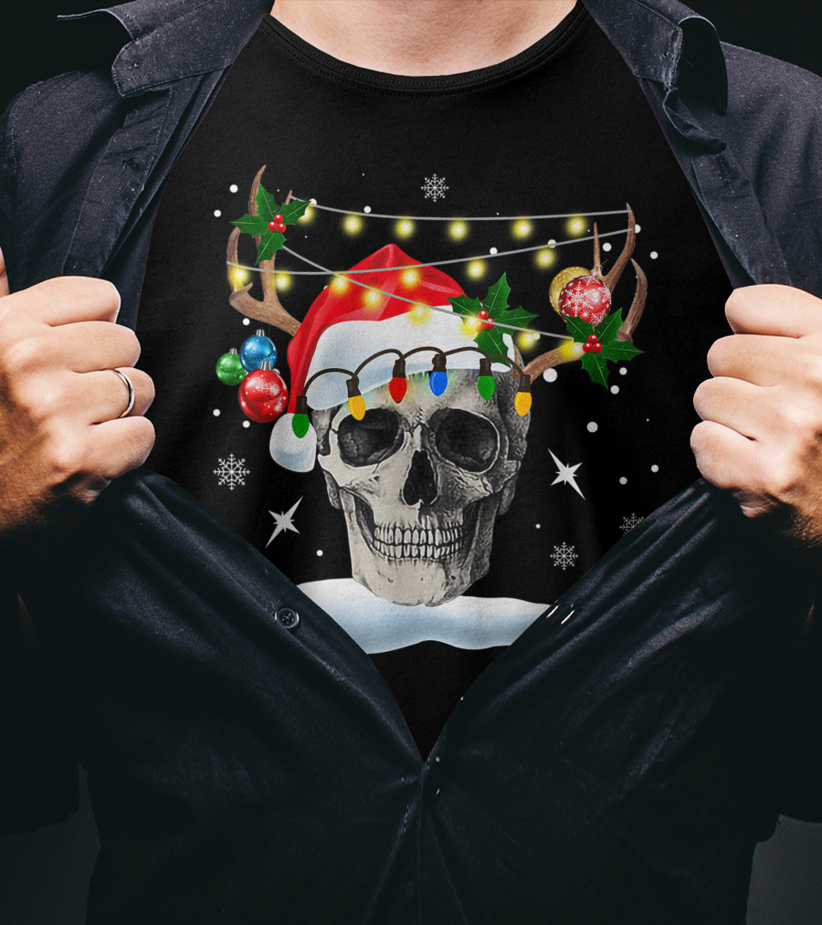 Skull Reindeer Christmas Funny Santa Hat Antlers Holiday Lights Snowflakes T-Shirt