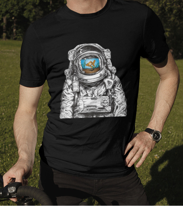 Goldfish In Astronaut Helmet With Spacesuit Tank Scene T-Shirt