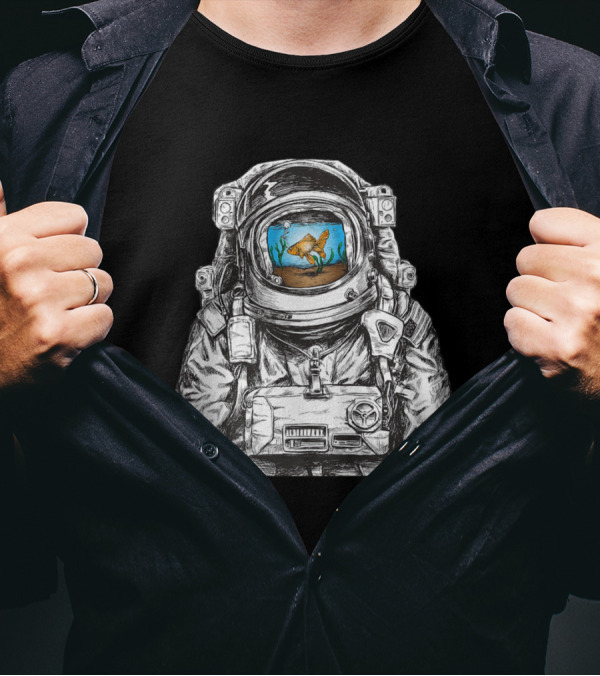 Goldfish In Astronaut Helmet With Spacesuit Tank Scene T-Shirt