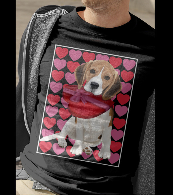 Beagle Holding Red Heart Shaped Box With Pink And Red Hearts Background T-Shirt