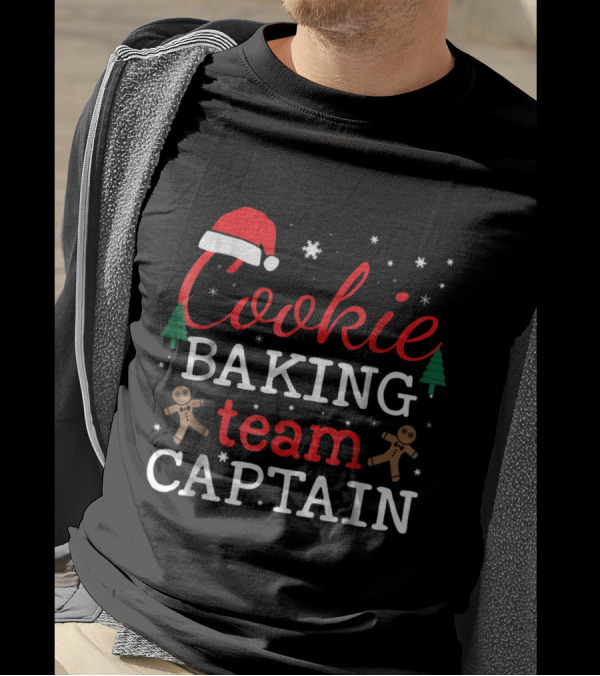 Santa Hat Cookie Baking Team Captain With Gingerbread Men And Christmas Trees T-Shirt
