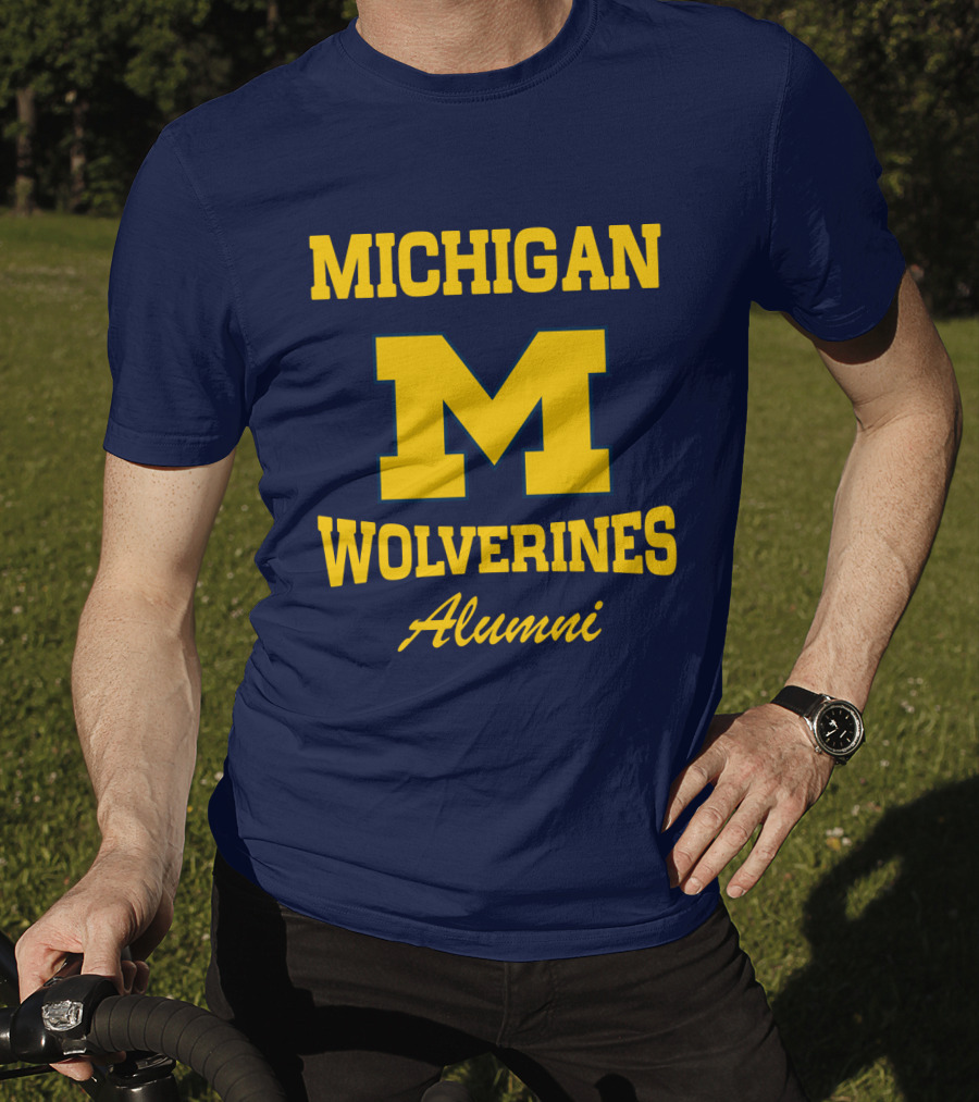 MICHIGAN WOLVERINES ALUMNI T-Shirt