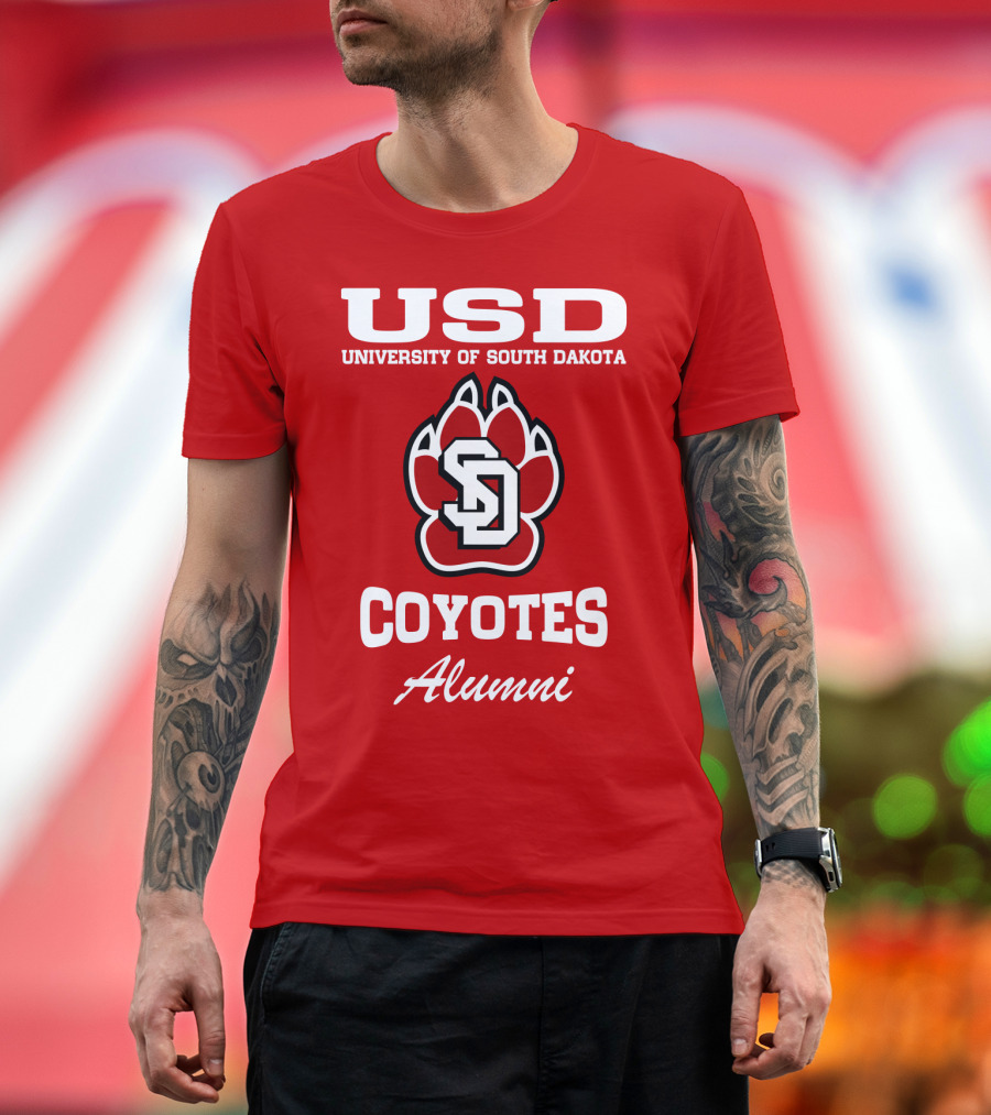 USD University Of South Dakota Coyotes Alumni T-Shirt