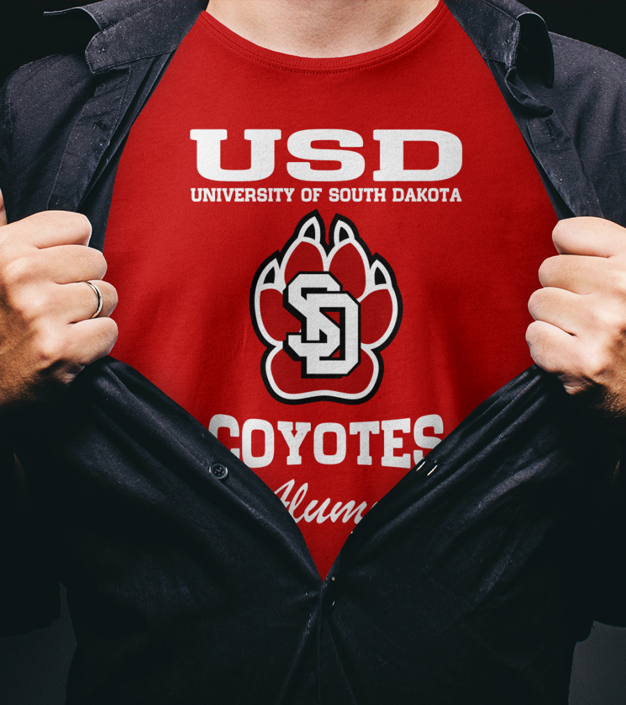 USD University Of South Dakota Coyotes Alumni T-Shirt