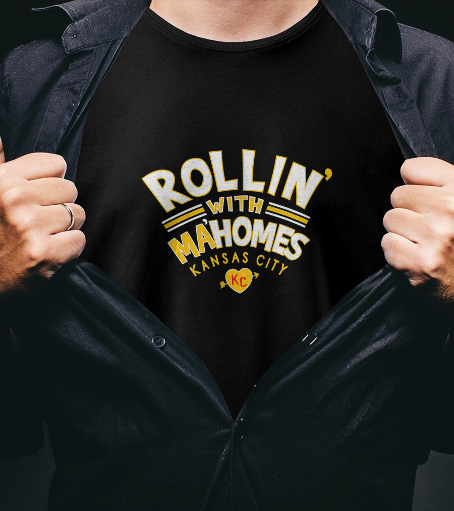 Kansas City Rollin' With Mahomes Chiefs T-Shirt
