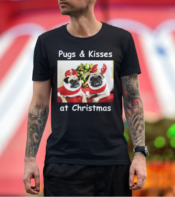 Premium T-Shirt: Pugs and Kisses at Christmas T-Shirt Pugs and Kisses at Christmas T-Shirt