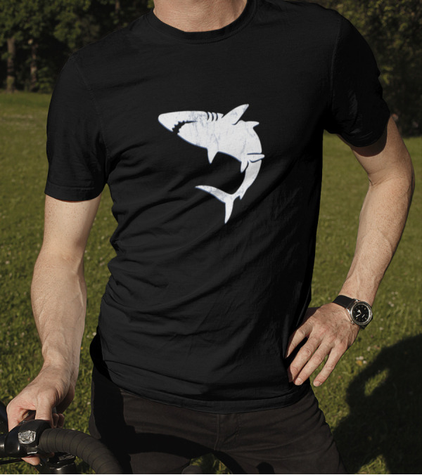 Shark Vintage Distressed Look Retro Aesthetic Oceanic T-Shirt