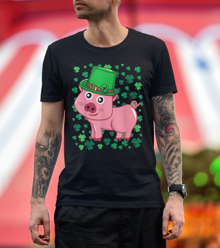 Irish Pig with Leprechaun Hat and Shamrocks Funny St Patrick's Day T-Shirt