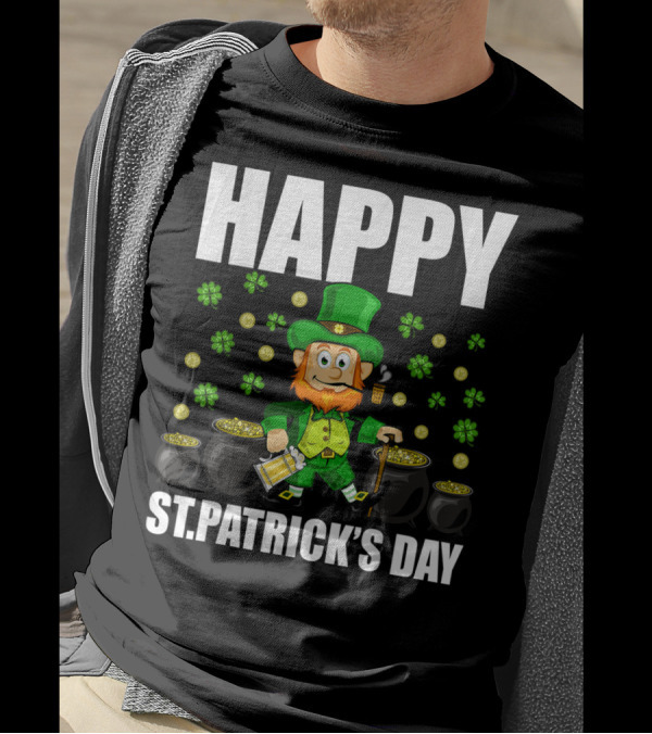 HAPPY ST PATRICK'S DAY FUNNY LEPRECHAUN WITH BEER AND GOLD COINS T-Shirt