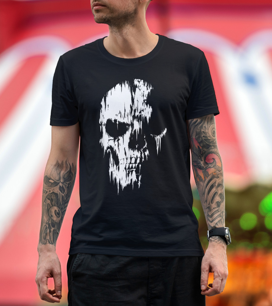 Tattered Skull Distressed Grunge Style Skull T-Shirt