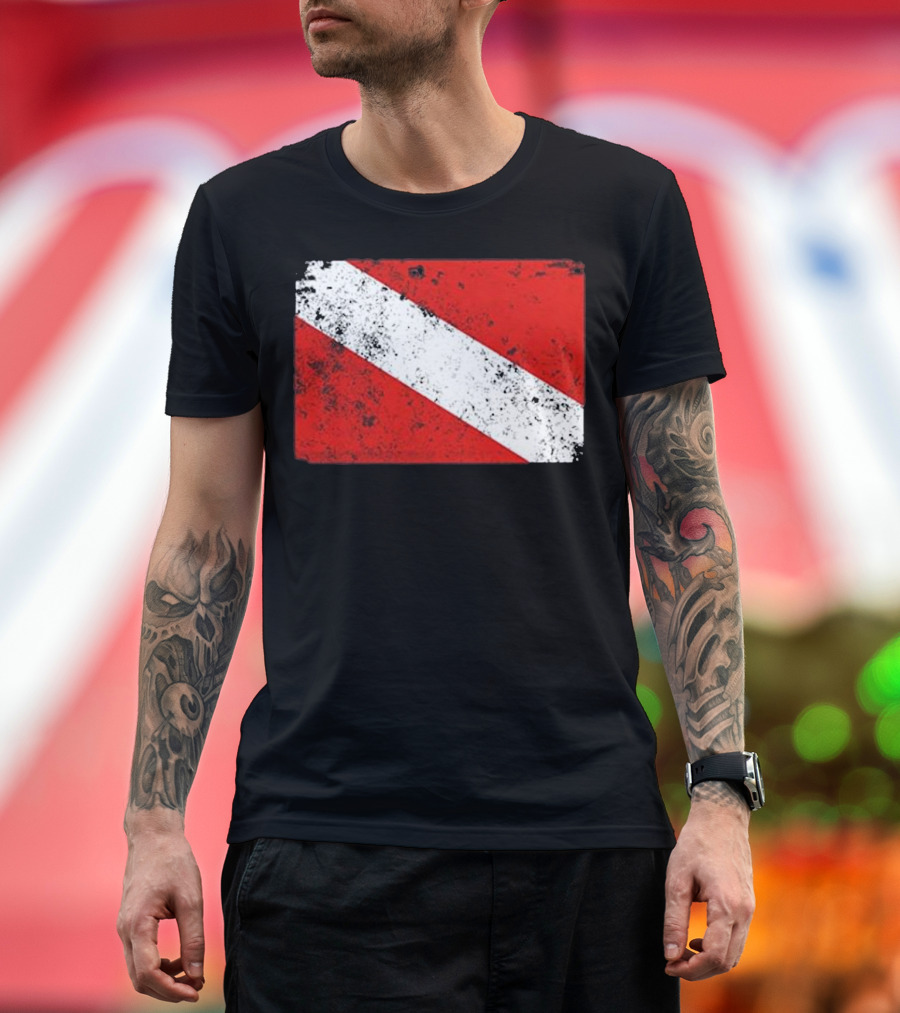 Distressed Scuba Diving Dive Flag T-Shirt