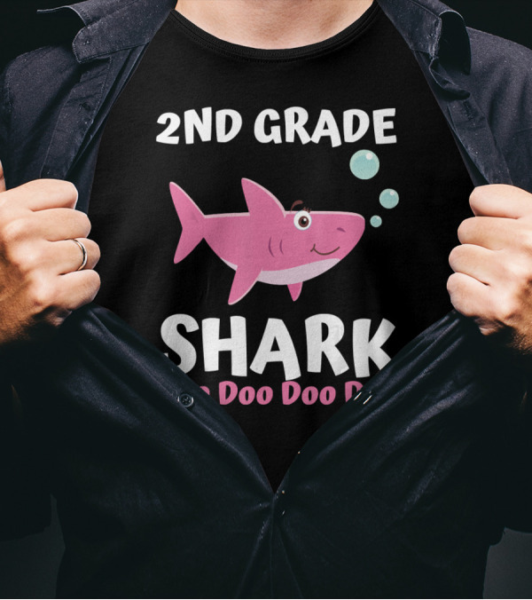 2nd Grade Shark Doo Doo Doo Doo Funny Pink Shark With Bubbles T-Shirt