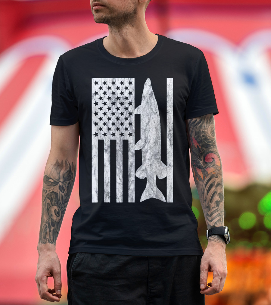 Musky Fishing American Flag Patriotic Musk Fish T-Shirt