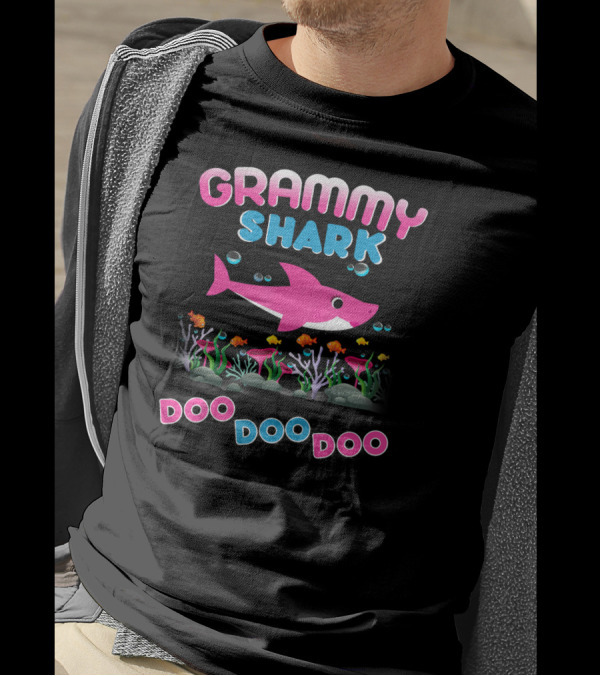 Grammy Shark Doo Doo Doo Pink Shark Colorful Coral Bubbles T-Shirt