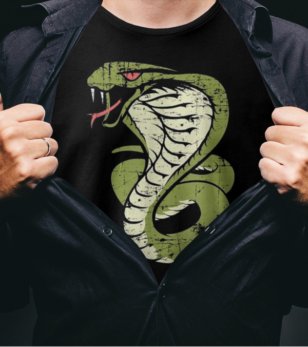 King Cobra Hissing Distressed Snake Lov Iconic Green T-Shirt