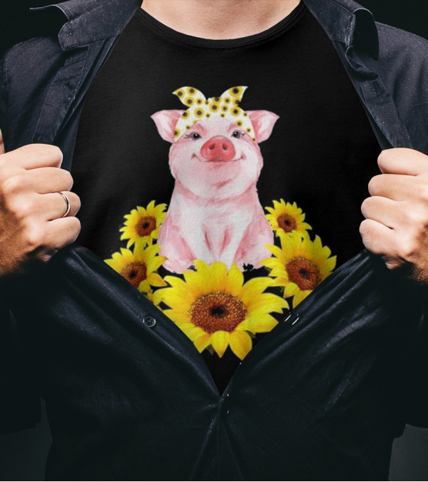 Cute Sunflower Adorned Piggy With Polka Dot Banda Surrounded By Sunflowers T-Shirt