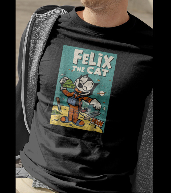 FELIX THE CAT EATING GREEN CHEESE ON THE MOON IN A SPACESUIT WITH PLANETS AND STARS T-Shirt