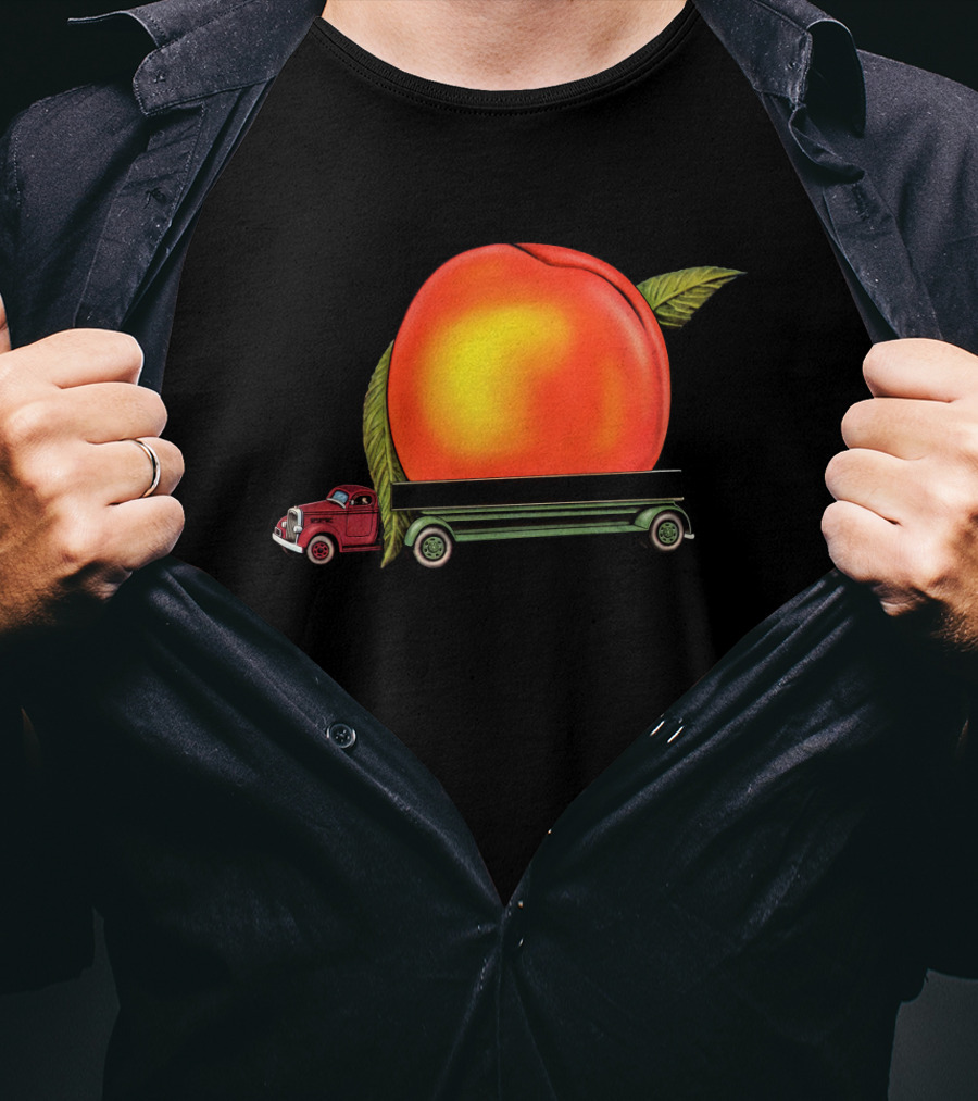 Tabb 24 Giant Peach Truck Vintage Style T-Shirt