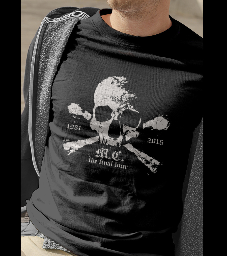 M.c. 1981 2015 The Final Tour Skull And Crossbones T-Shirt