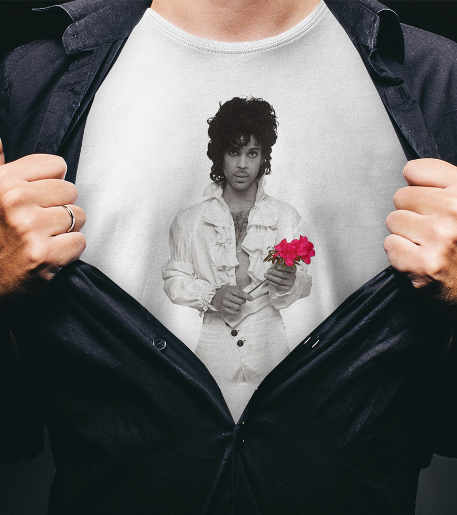 Pr 19 Vintage Style White Frilled Shirt Holding Pink Roses T-Shirt