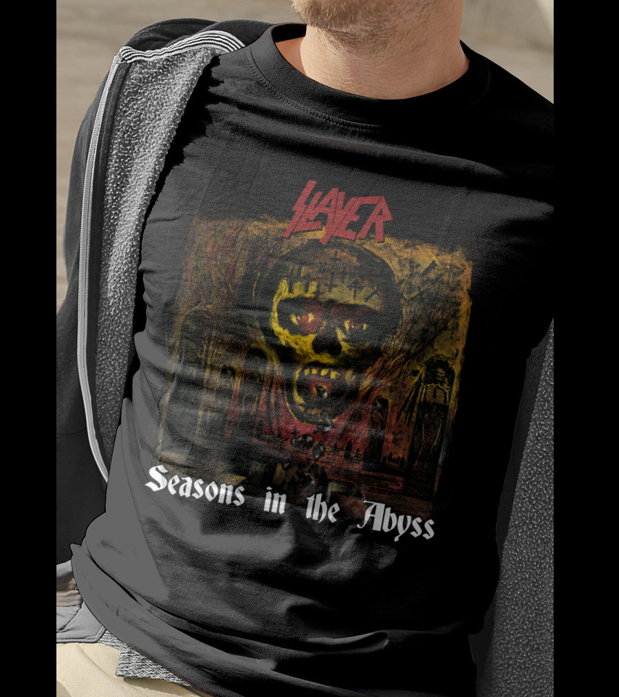 Slayer Seasons In The Abyss Skull Art With Cryptic Figures And Red T-Shirt