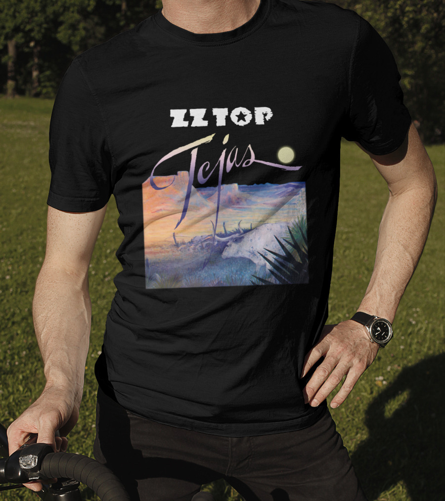 Zz Top Tejas Desert Scene With White Longhorn Under Moon T-Shirt