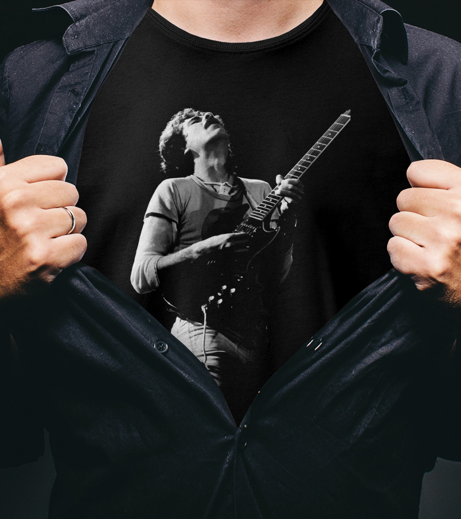Stn Electric Guitarist In Concert Performance Black And White T-Shirt
