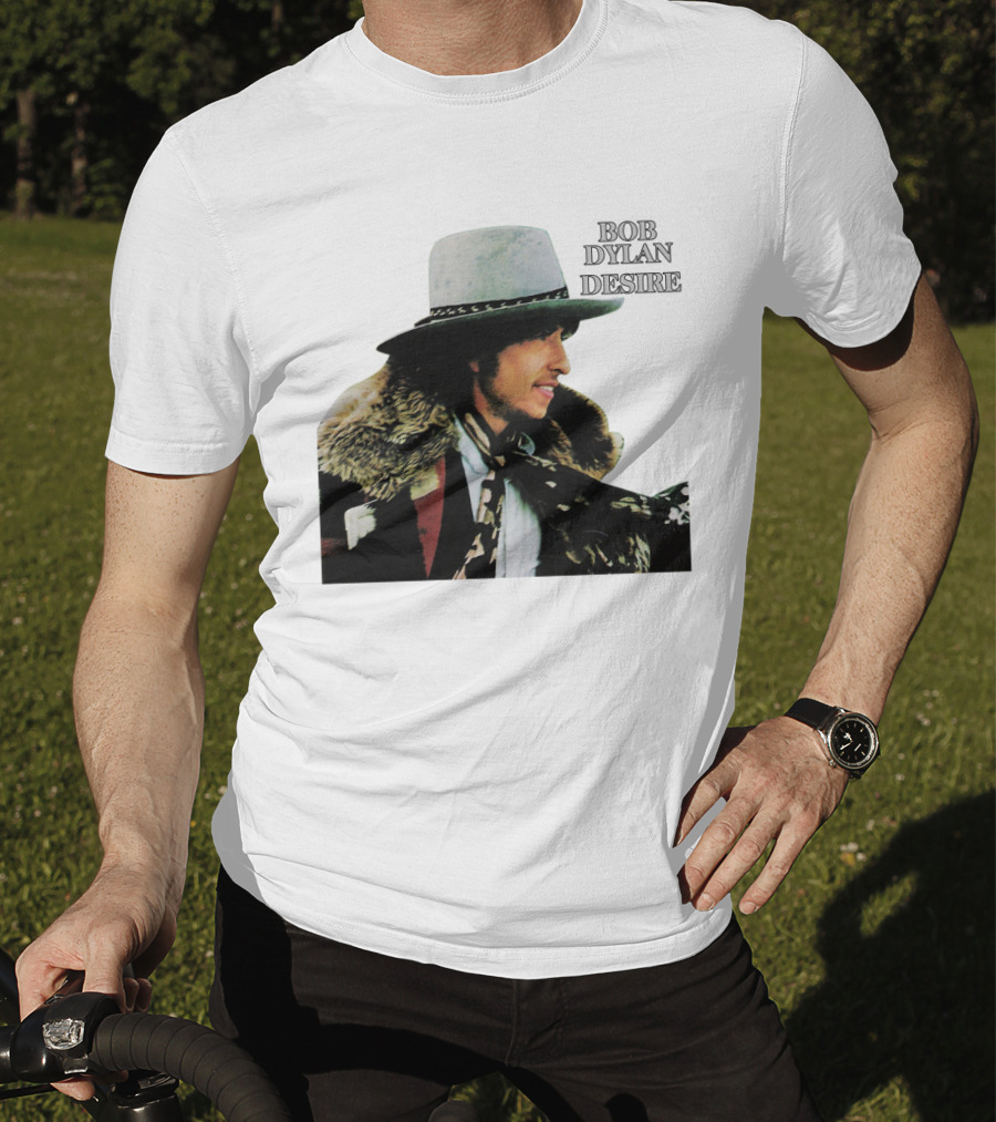 Bob Dylan Desire Album Cover With Fur Coat And Hat T-Shirt