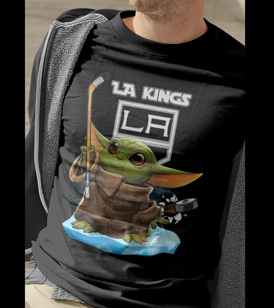 La Kings Baby Yoda Hockey Nhl Ice Rink Puck T-Shirt