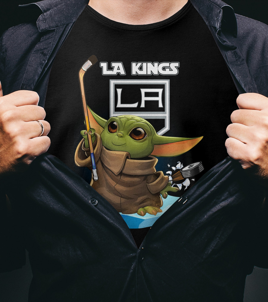 La Kings Baby Yoda Hockey Nhl Ice Rink Puck T-Shirt