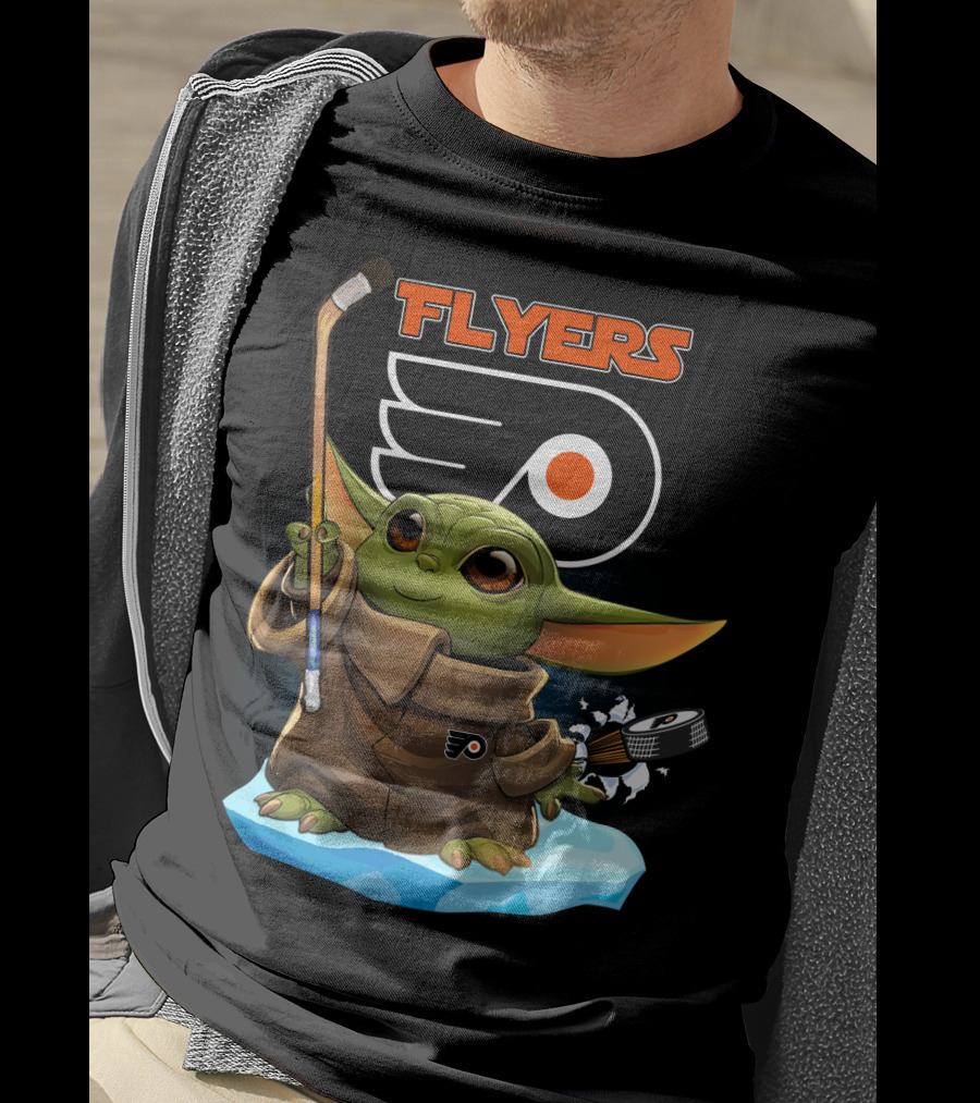 Philadelphia Flyers Baby Yoda With Hockey Stick And Puck T-Shirt