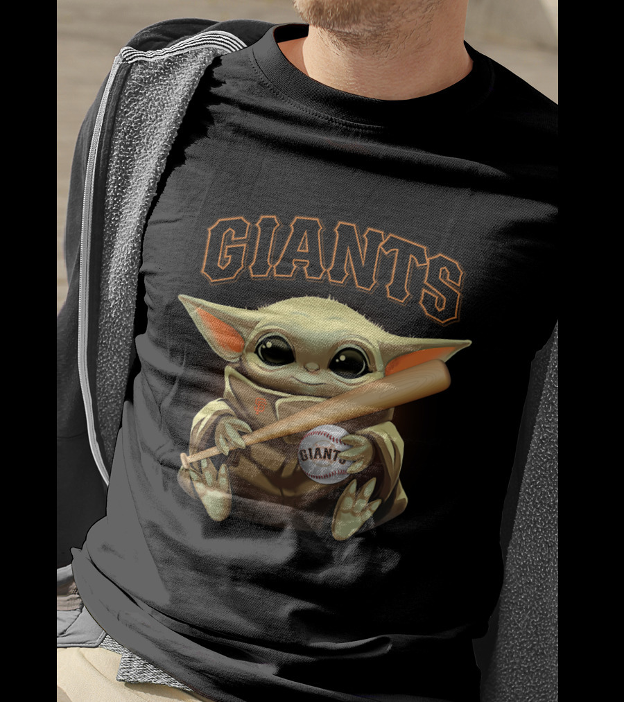 San Francisco Giants Baby Yoda With Baseball And Bat T-Shirt