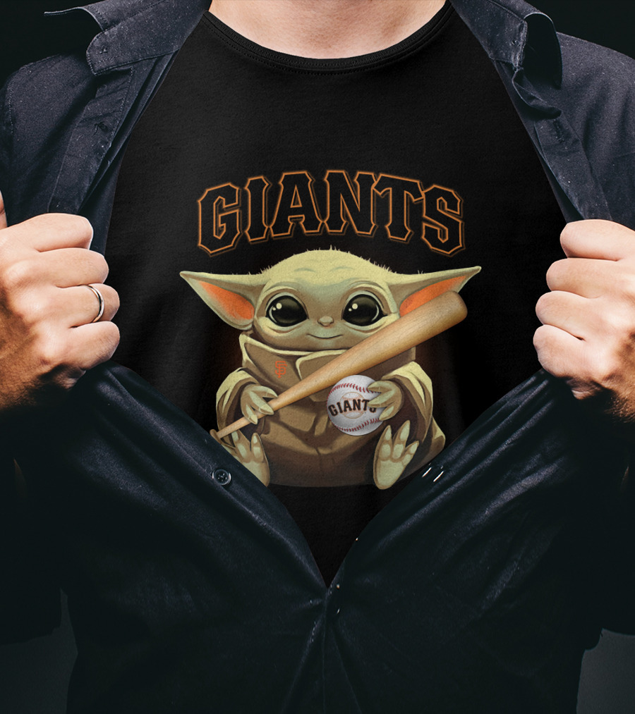 San Francisco Giants Baby Yoda With Baseball And Bat T-Shirt