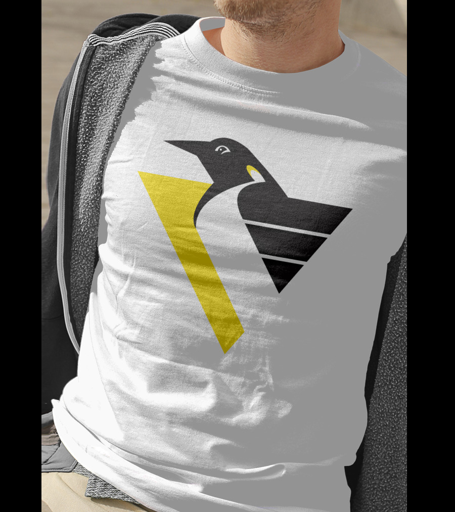 Pittsburgh Penguins Retro Penguin Triangles T-Shirt