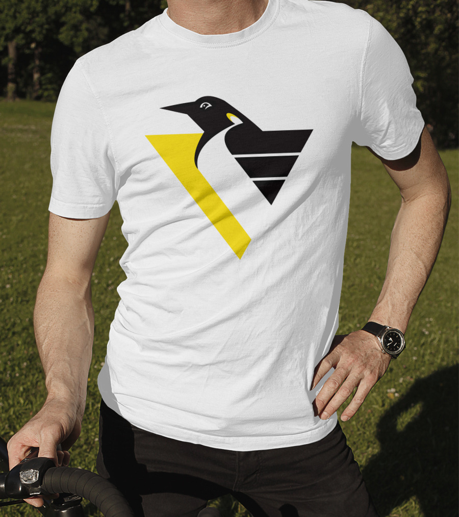 Pittsburgh Penguins Retro Penguin Triangles T-Shirt