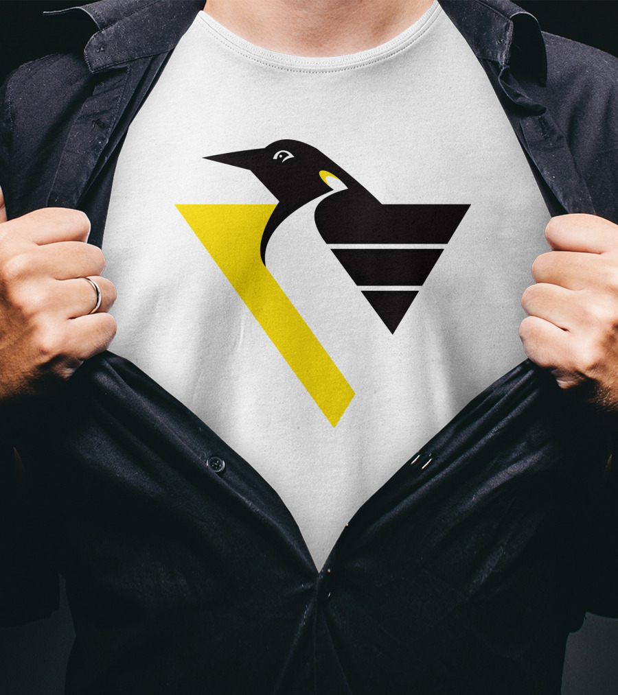 Pittsburgh Penguins Retro Penguin Triangles T-Shirt