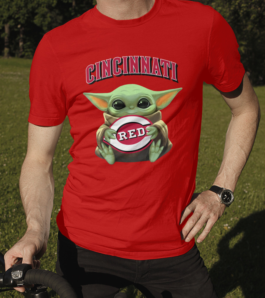 Cincinnati Reds Baby Yoda T-Shirt